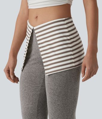 Pantalon évasé décontracté à taille basse avec taille rabattable, à rayures et effet chiné Pantalon évasé décontracté à taille basse avec taille rabattable, à rayures et effet chiné