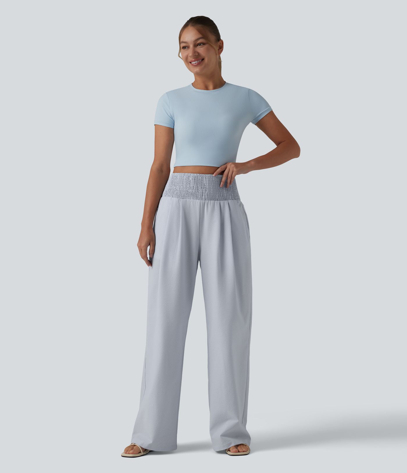 Lässige, geraffte Hose mit hohem Crinkle-Bund, Seitentaschen und weitem Bein - schnelltrocknend