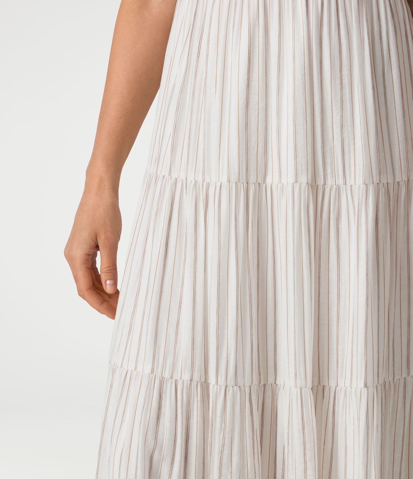 Gestreiftes, fließendes Maxikleid mit V-Ausschnitt und Schnürung