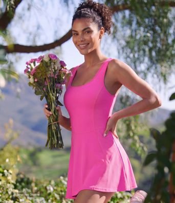 SoftlyZero™ Airy encolure en U 2-en-1 mini à poche InstantCool — robe active pour la danse SoftlyZero™ Airy encolure en U 2-en-1 mini à poche InstantCool — robe active pour la danse