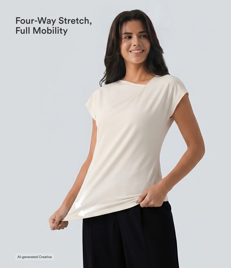 Blusa de trabajo asimétrica con escote drapeado, manga corta, fruncida y abertura en el dobladillo.