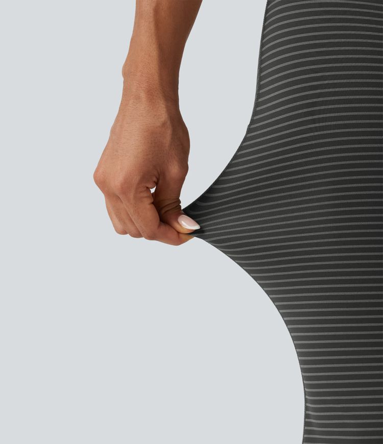 Flare-Yoga-Leggings mit hohem V-förmigem Bund, Seitentaschen, Kontrastspitze und Streifen