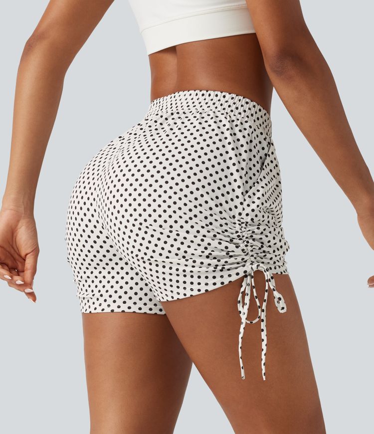 Short à pois 8 cm taille mi-haute avec bas froncé, laçage et poches Short à pois 8 cm taille mi-haute avec bas froncé, laçage et poches
