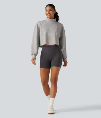 Lässiges, verkürztes Sweatshirt mit Stehkragen und langen Ärmeln Lässiges, verkürztes Sweatshirt mit Stehkragen und langen Ärmeln