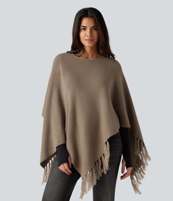 Poncho-cape en maille à encolure bateau et franges Poncho-cape en maille à encolure bateau et franges