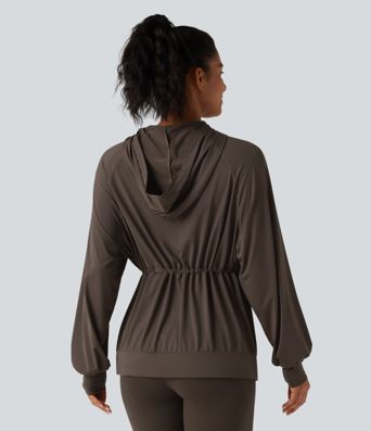 Yoga-Jacke mit Kapuze, langen Ärmeln, Kordelzug, InstantCool-Funktion und Taschen - UPF50+ Yoga-Jacke mit Kapuze, langen Ärmeln, Kordelzug, InstantCool-Funktion und Taschen - UPF50+