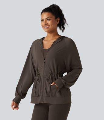 Yoga-Jacke mit Kapuze, langen Ärmeln, Kordelzug, InstantCool-Funktion und Taschen - UPF50+ Yoga-Jacke mit Kapuze, langen Ärmeln, Kordelzug, InstantCool-Funktion und Taschen - UPF50+