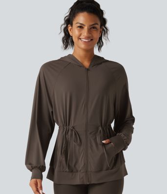 Yoga-Jacke mit Kapuze, langen Ärmeln, Kordelzug, InstantCool-Funktion und Taschen - UPF50+ Yoga-Jacke mit Kapuze, langen Ärmeln, Kordelzug, InstantCool-Funktion und Taschen - UPF50+