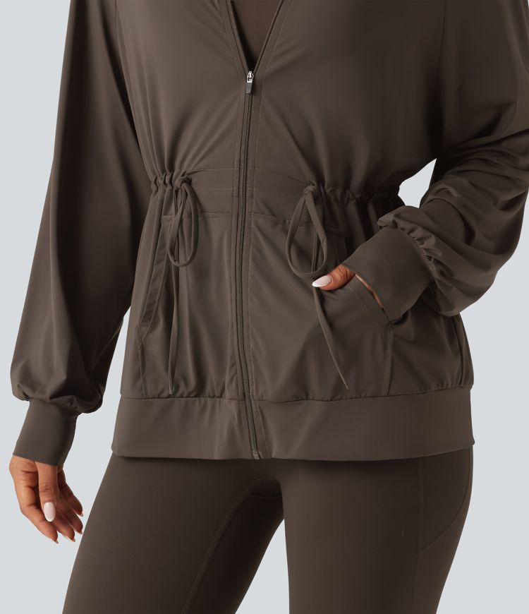 Yoga-Jacke mit Kapuze, langen Ärmeln, Kordelzug, InstantCool-Funktion und Taschen - UPF50+ Yoga-Jacke mit Kapuze, langen Ärmeln, Kordelzug, InstantCool-Funktion und Taschen - UPF50+