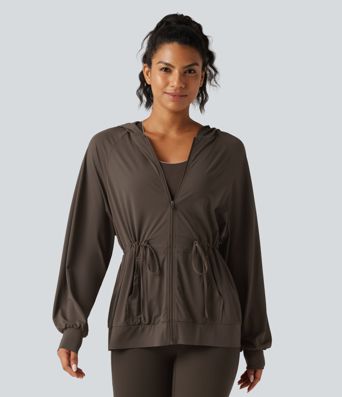 Yoga-Jacke mit Kapuze, langen Ärmeln, Kordelzug, InstantCool-Funktion und Taschen - UPF50+ Yoga-Jacke mit Kapuze, langen Ärmeln, Kordelzug, InstantCool-Funktion und Taschen - UPF50+