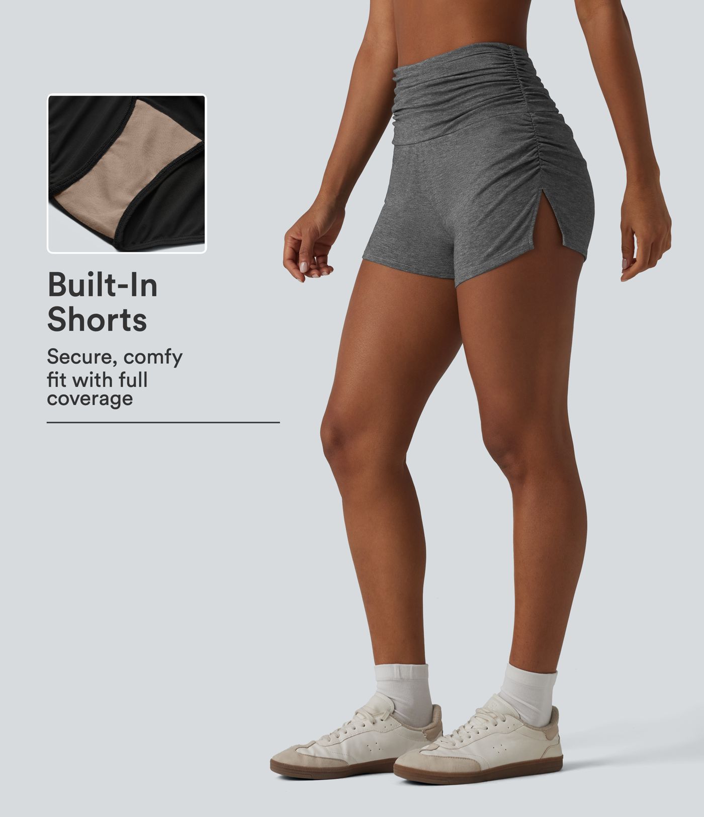 Shorts décontractés taille haute, froncés, avec culotte intégrée 2.5'' Shorts décontractés taille haute, froncés, avec culotte intégrée 2.5''