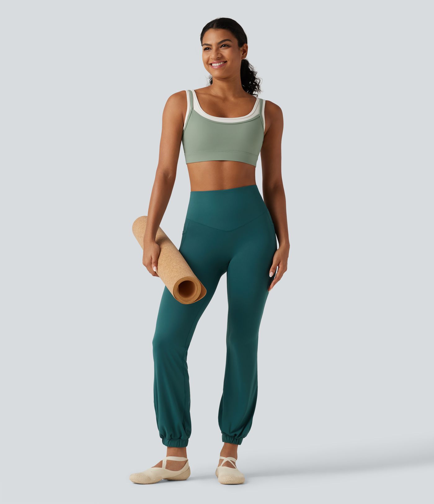 Halara UltraSculpt™ - Yoga-Sport-BH mit mittlerem Support, U-Ausschnitt, Farbblock und gedrehtem Design Halara UltraSculpt™ - Yoga-Sport-BH mit mittlerem Support, U-Ausschnitt, Farbblock und gedrehtem Design