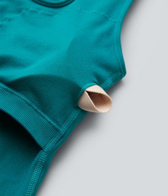 OneForm Seamless Flow Cut Out Built-in Bra Yoga Tank Top OneForm Seamless Flow Cut Out Built-in Bra Yoga Tank Top