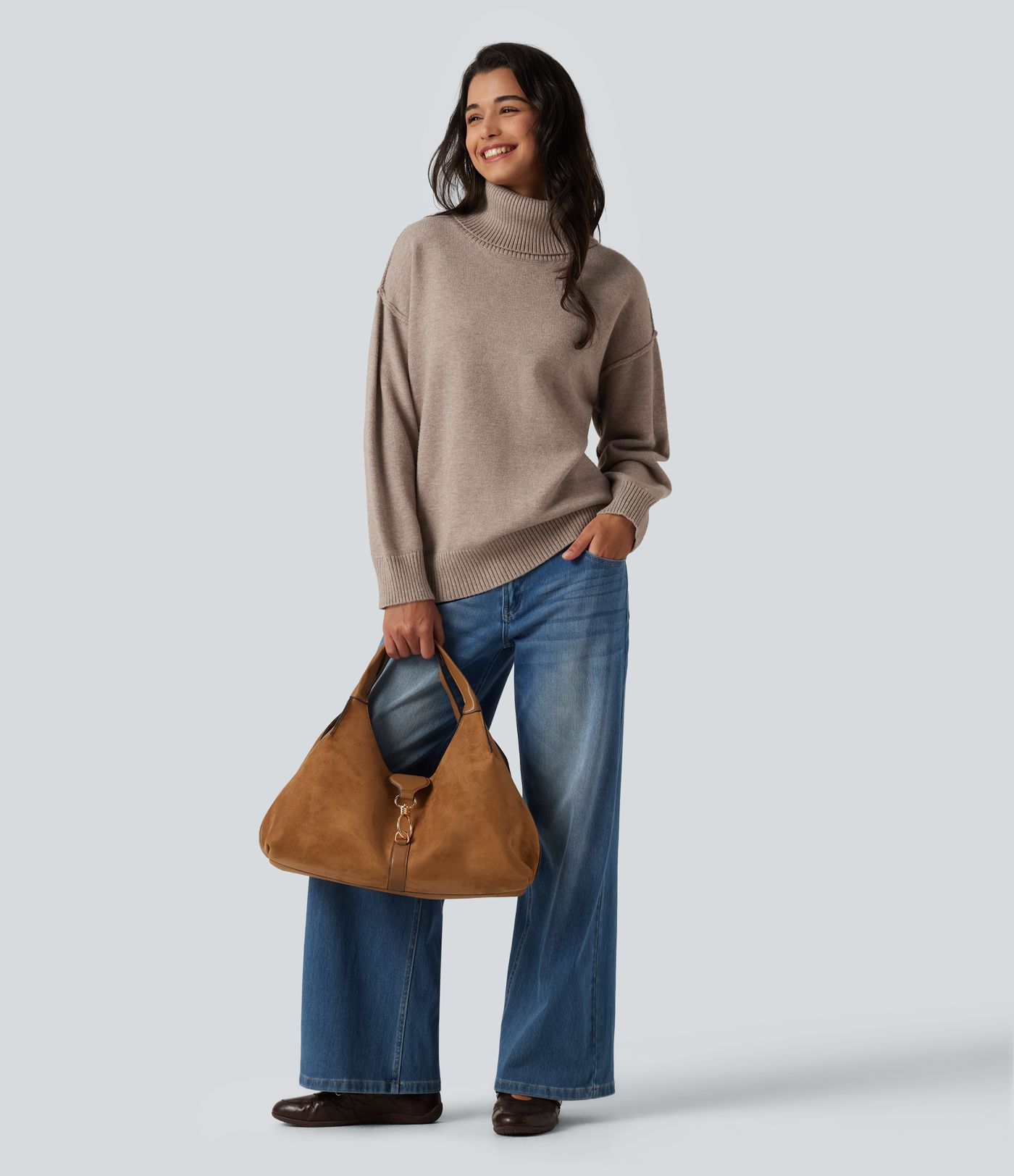 Lässiger Pullover mit hohem Kragen und langen Ärmeln
