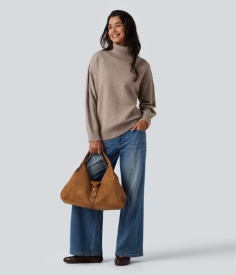 Lässiger Pullover mit hohem Kragen und langen Ärmeln