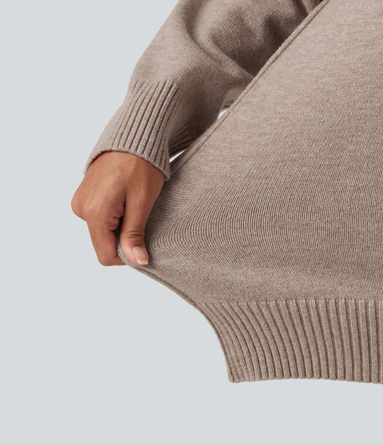 Lässiger Pullover mit hohem Kragen und langen Ärmeln