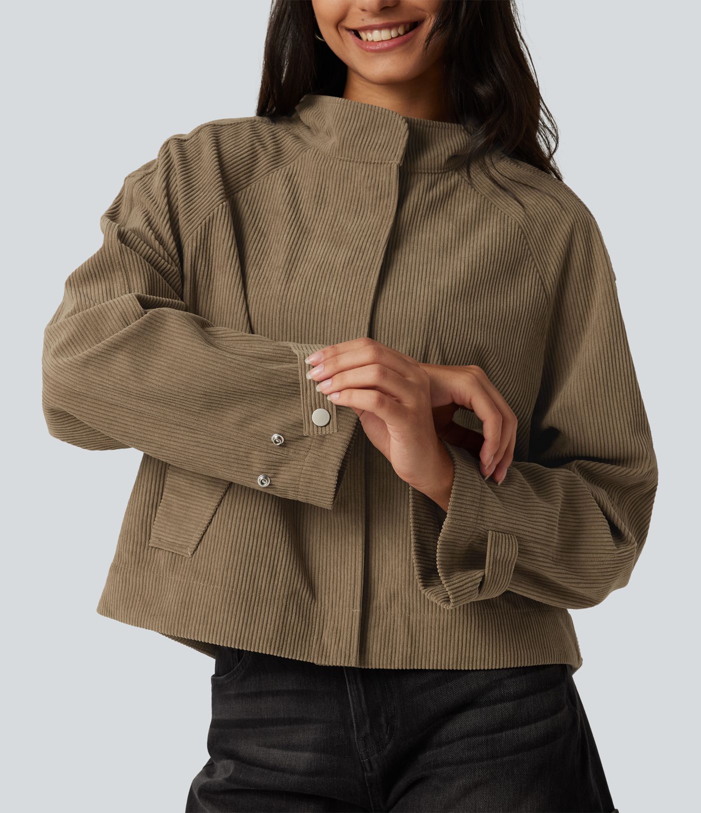 Chemise-veste décontractée en velours côtelé à manches longues avec poches Chemise-veste décontractée en velours côtelé à manches longues avec poches