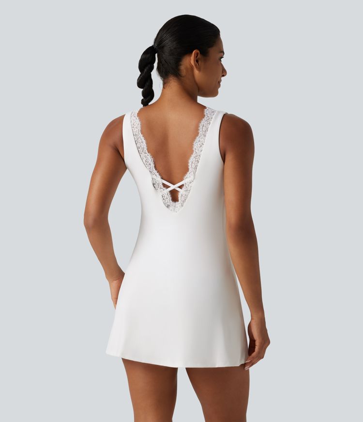 Robe-short de yoga mini SoftlyZero™ Plush accès facile Easy Peasy à col V avec coussinets amovibles, dentelle contrastée et poches