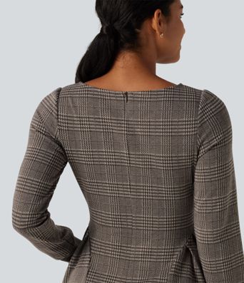 Ausgestelltes Büro-Midikleid mit U-Boot-Ausschnitt, langen Ärmeln und Karomuster