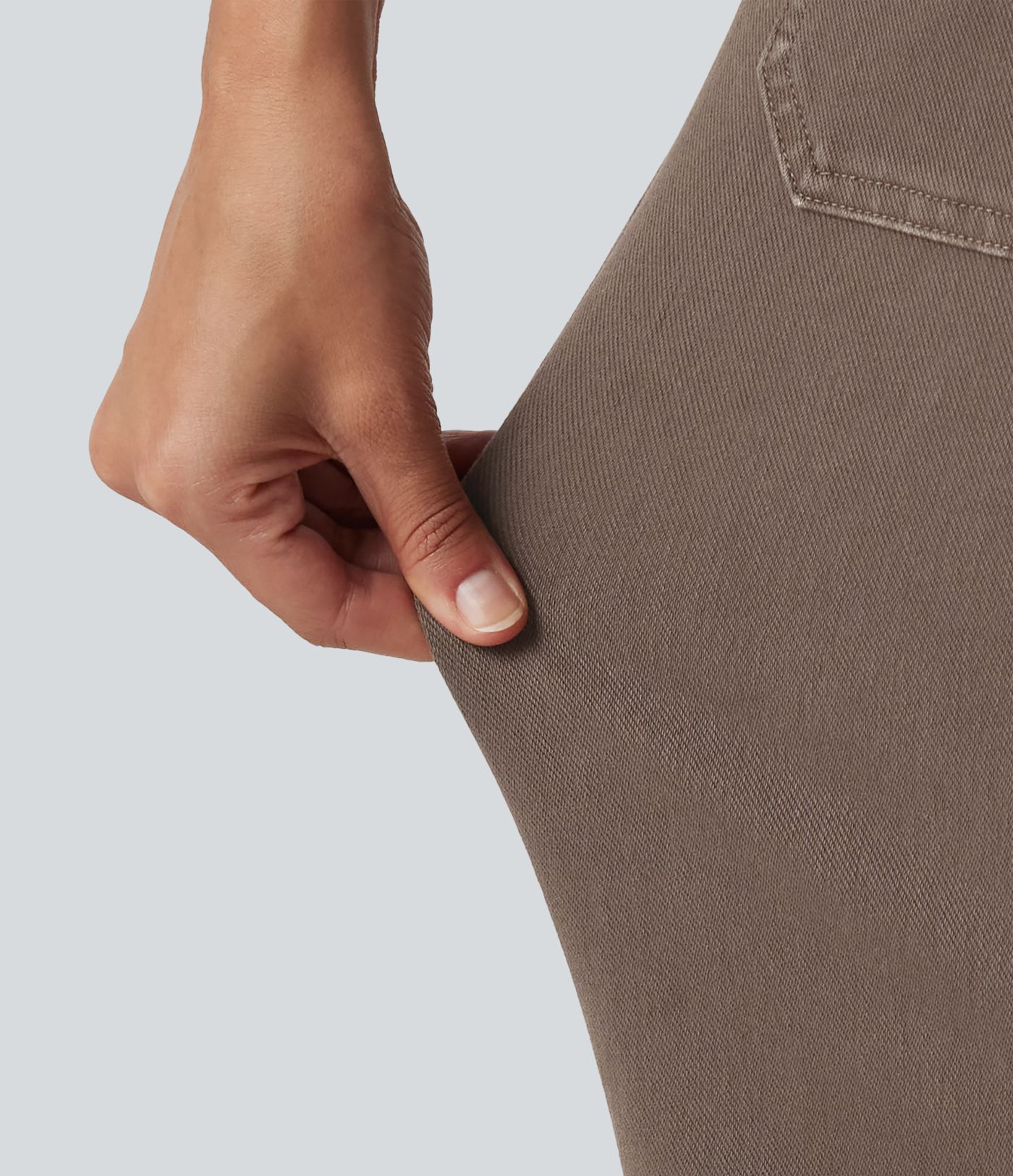Halara Flex™ högmidjade, utsvängda och färgglada vardagsjeans med fickor