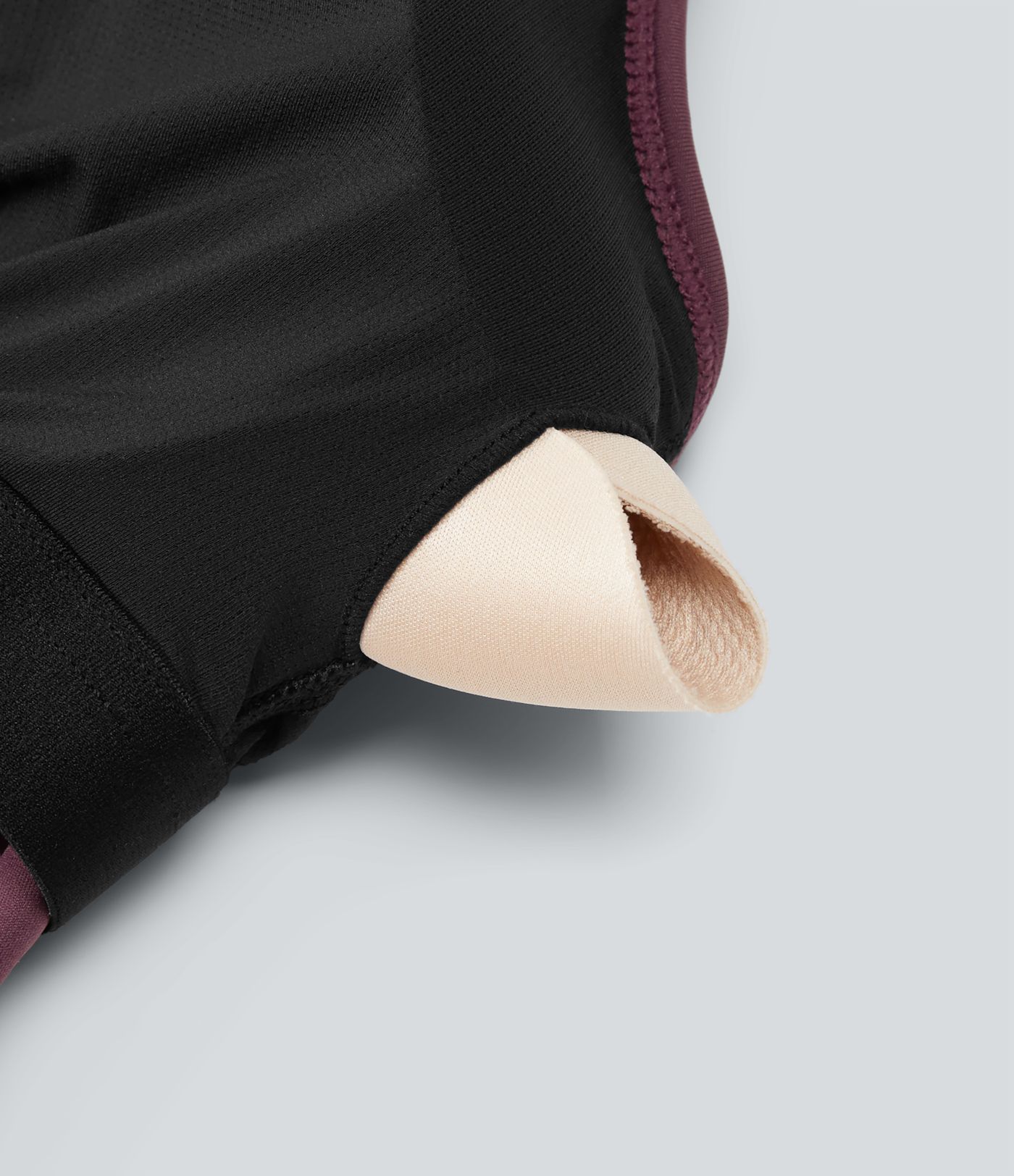 SoftlyZero™ Airy - Verkürztes Lauf-Tanktop mit integriertem BH, Kontrast-Mesh und InstantCool