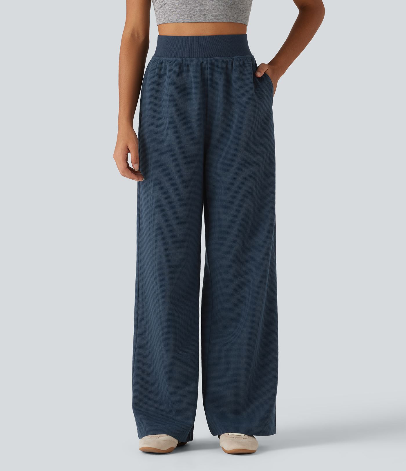 Lässige Sweatpants mit hohem Bund, Seitentaschen, Waffelstoff und geradem Bein Lässige Sweatpants mit hohem Bund, Seitentaschen, Waffelstoff und geradem Bein