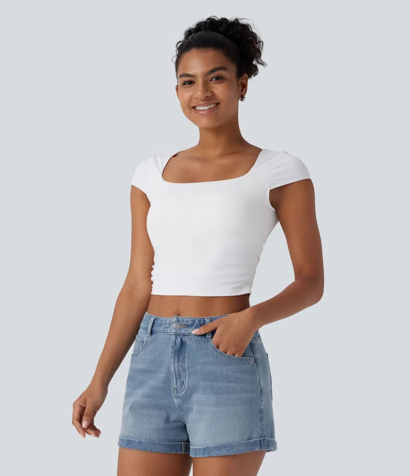 Short 7,5 cm décontracté en jean extensible Halara Flex™ taille moyenne avec boutons, zip et multiples poches Short 7,5 cm décontracté en jean extensible Halara Flex™ taille moyenne avec boutons, zip et multiples poches