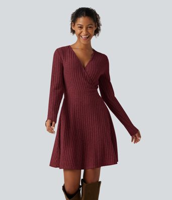 Robe mini en maille côtelée à col V croisé et manches longues