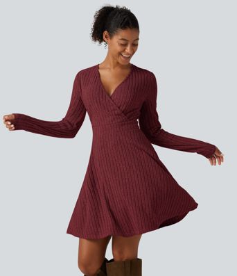 Robe mini en maille côtelée à col V croisé et manches longues