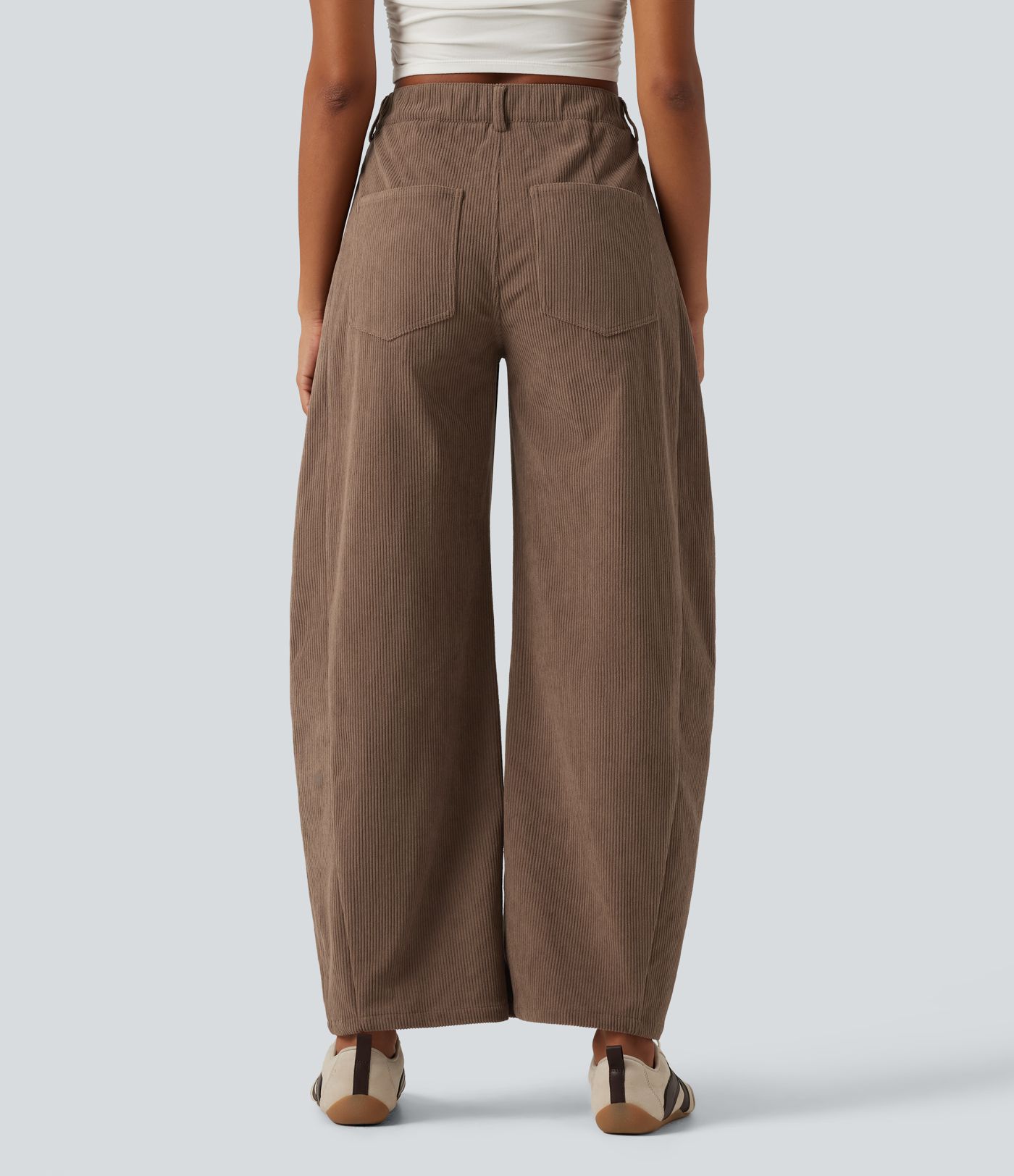 Lässige Kordhose im Barrel-Leg-Schnitt mit mittlerer Bundhöhe und Taschen