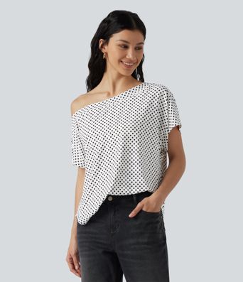 Top casual à pois épaule dénudée à manches courtes avec ourlet incurvé asymétrique et brassière intégrée