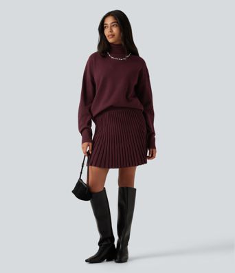 Lässiger Pullover mit hohem Kragen und langen Ärmeln Lässiger Pullover mit hohem Kragen und langen Ärmeln