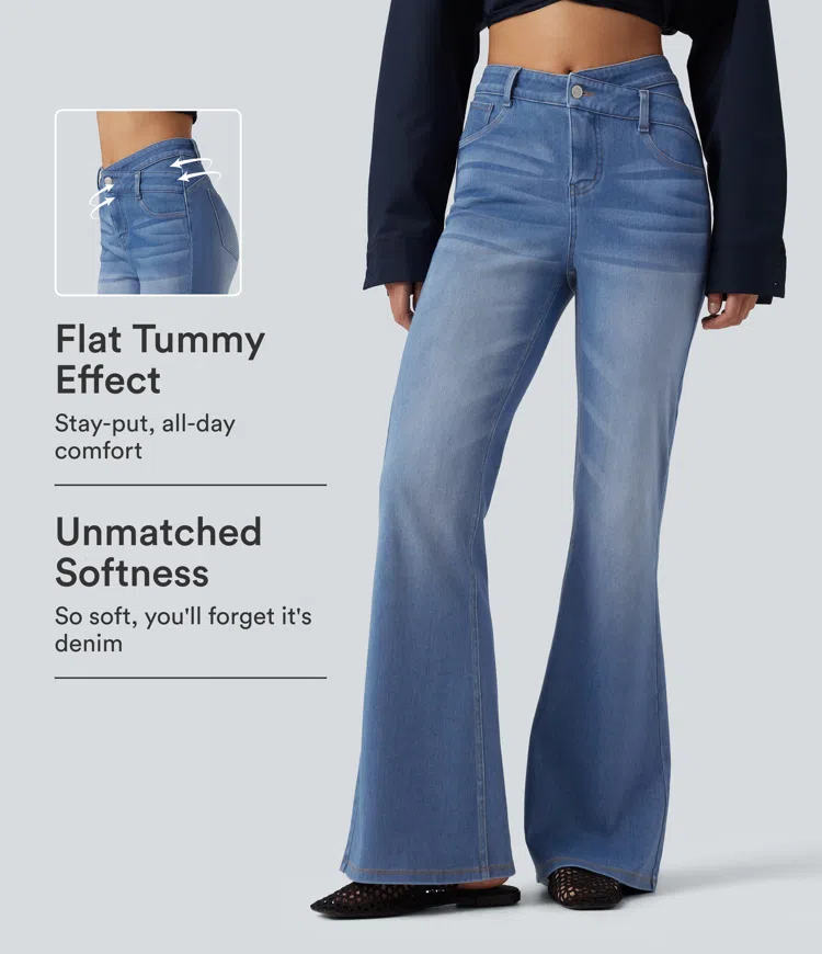 Halara Flex™ hochgeschnittene Crossover-Jeans, bauchformend, mit ausgestelltem Bein und Taschen