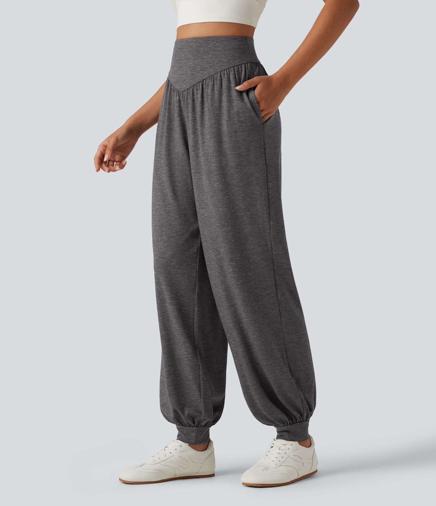 High Waisted V Shaped Yoga Joggers with Pockets High Waisted V Shaped Yoga Joggers with Pockets