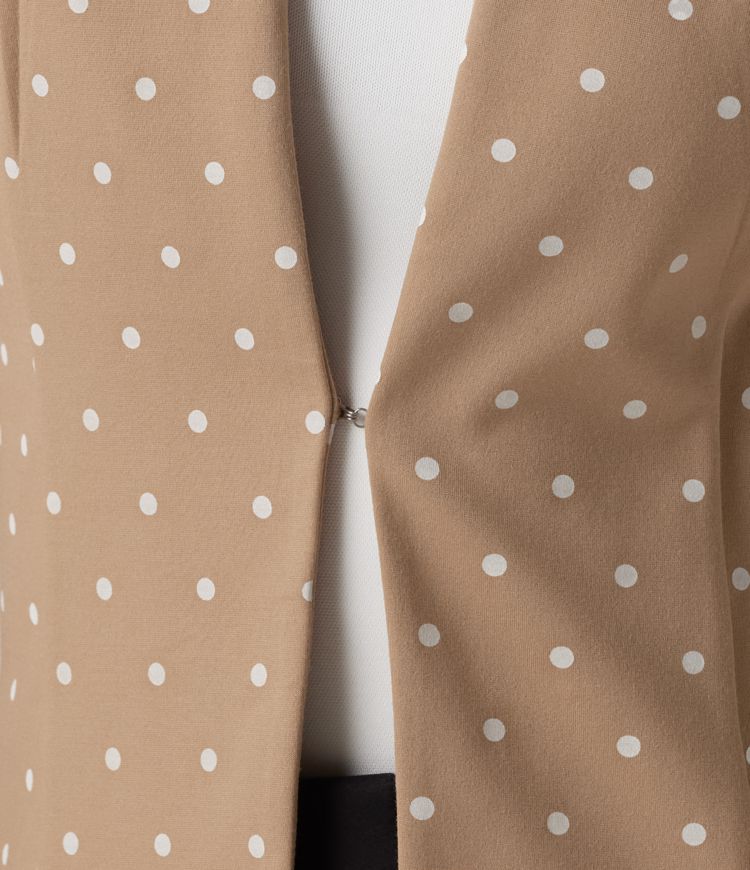 Blazer mit Rundhalsausschnitt, langen Ärmeln, Polka-Dots und abgerundetem Saum Blazer mit Rundhalsausschnitt, langen Ärmeln, Polka-Dots und abgerundetem Saum