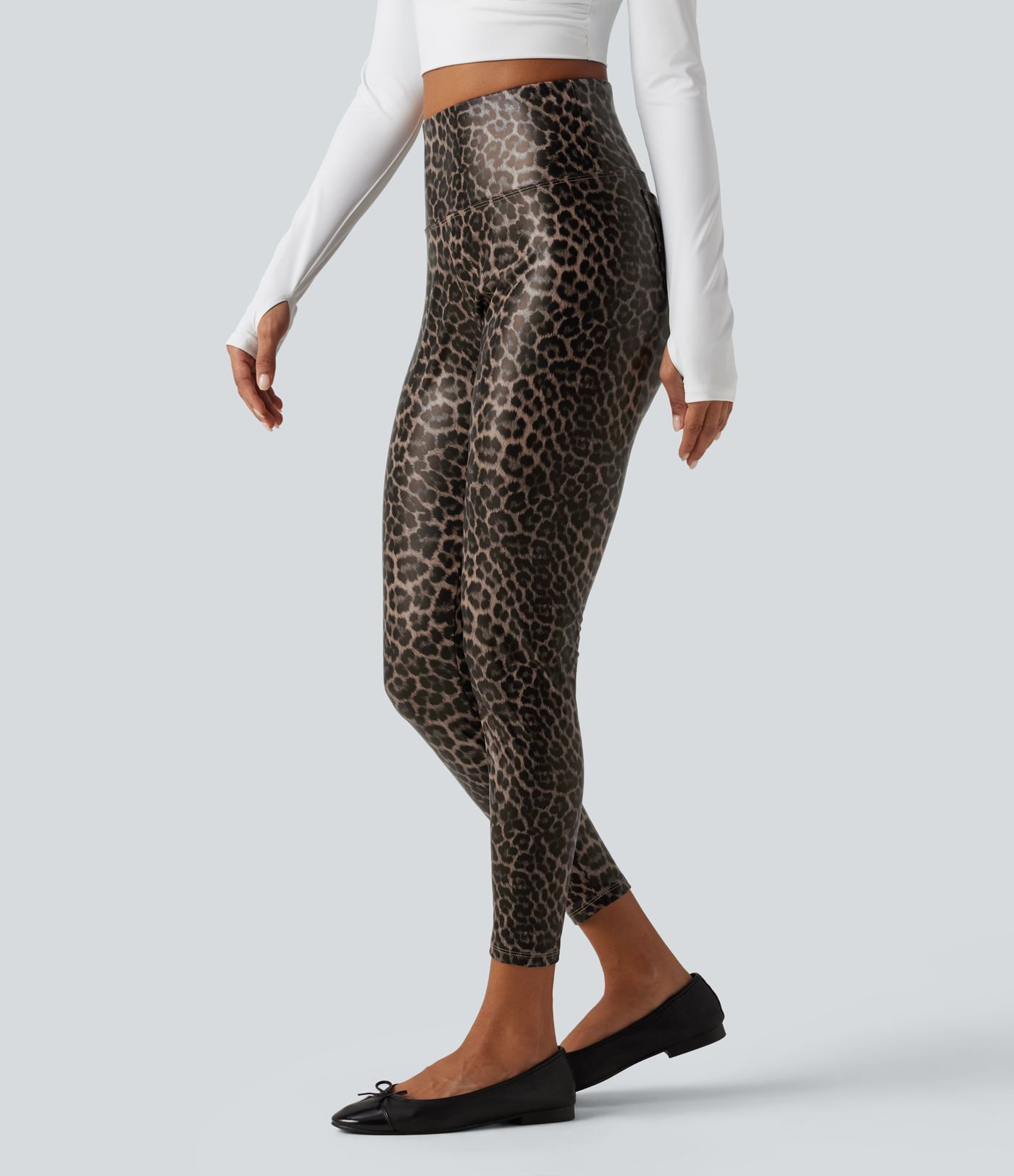 Lässige Leggings aus elastischem Kunstleder mit hohem Bund, Gesäßtaschen, Bauchkontrolle und Leopardenmuster - skinny fit Lässige Leggings aus elastischem Kunstleder mit hohem Bund, Gesäßtaschen, Bauchkontrolle und Leopardenmuster - skinny fit
