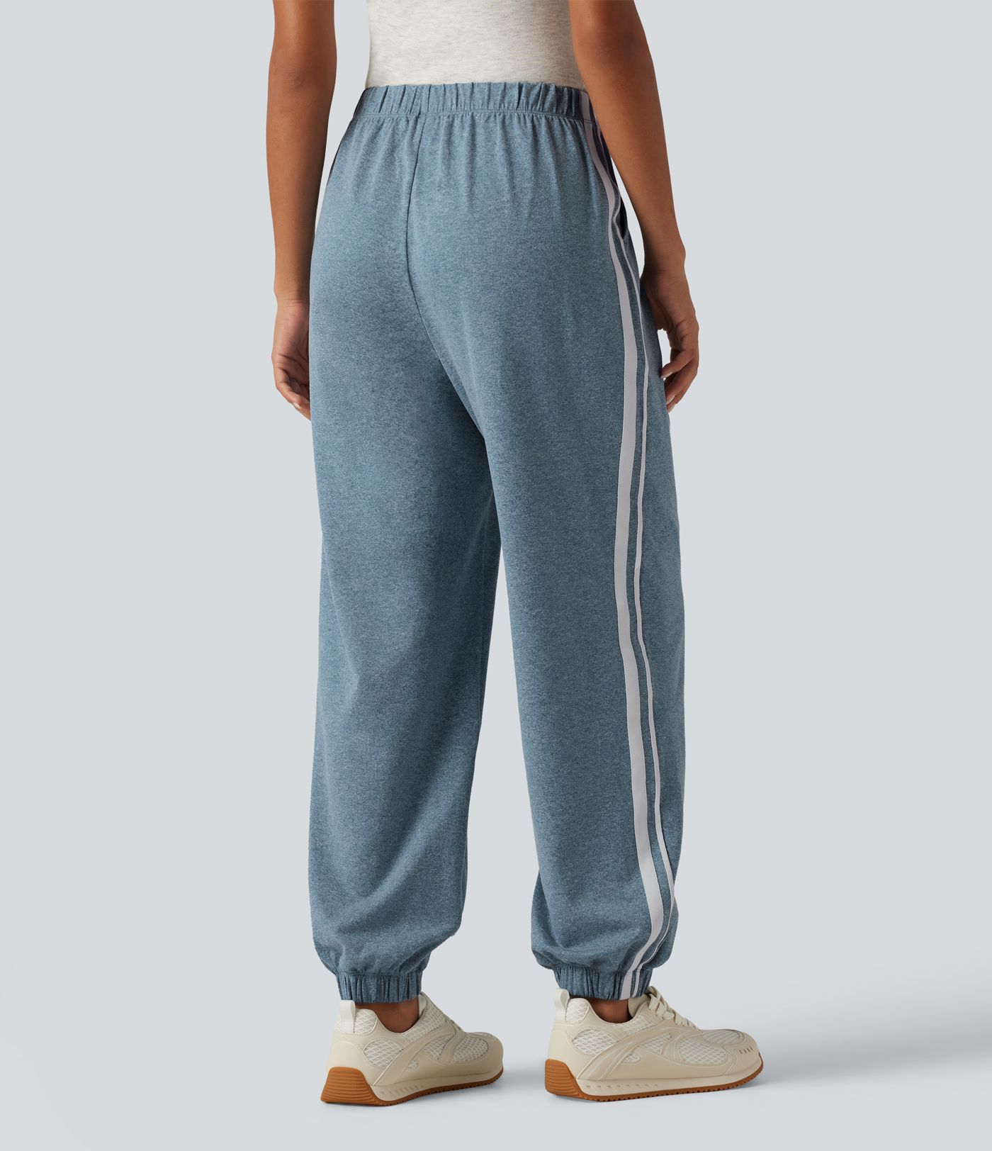 Lässige Jogginghose mit mittelhohem Bund, Seitentaschen und Farbblock
