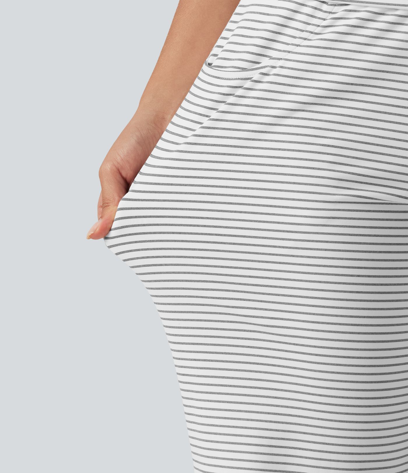 Mid Rise Foldover Waistband Stripes Flare Yoga Leggings with Pockets Mid Rise Foldover Waistband Stripes Flare Yoga Leggings with Pockets