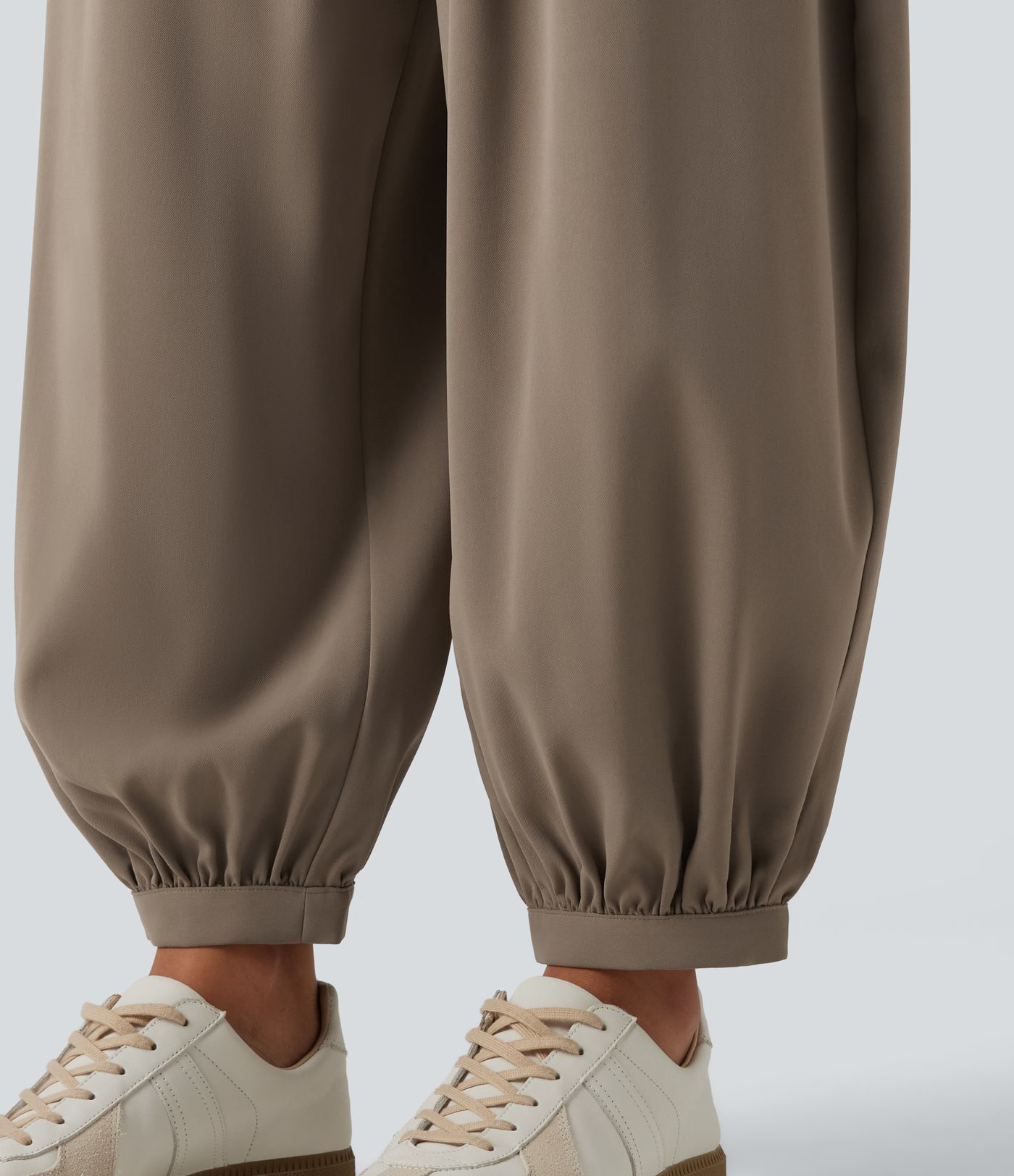 Pantalon décontracté taille mi-haute avec poches