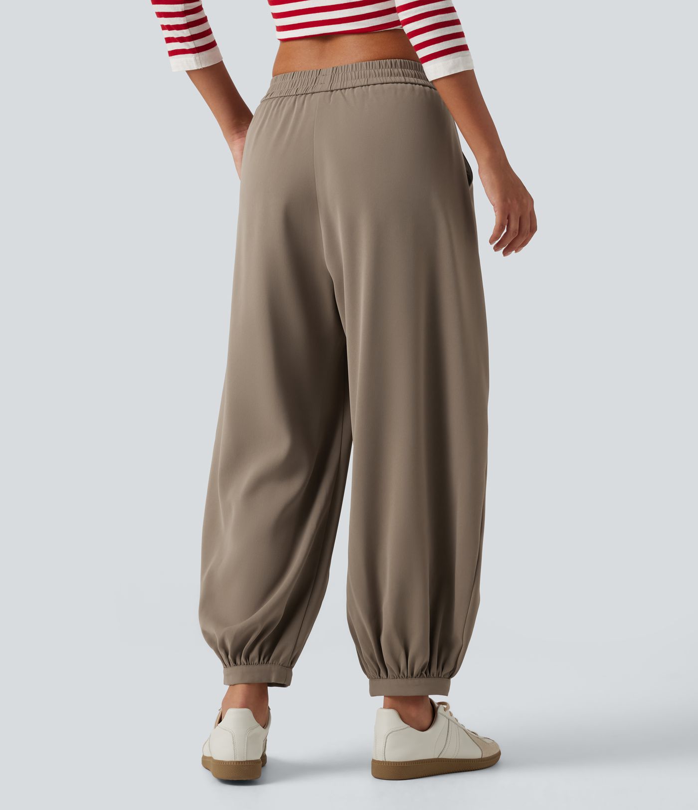 Pantalon décontracté taille mi-haute avec poches