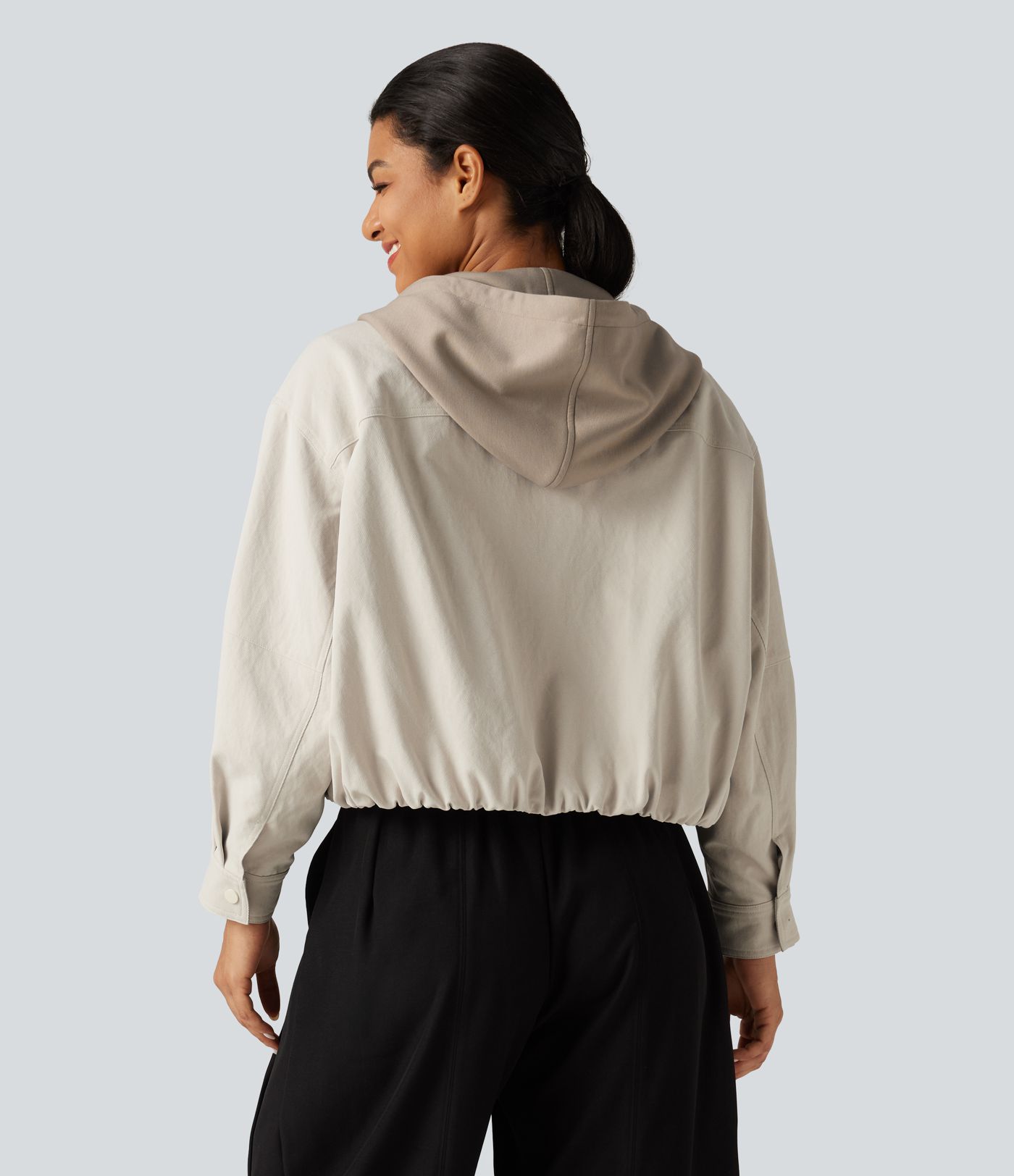 Veste ouverte à capuche et manches longues avec poches Veste ouverte à capuche et manches longues avec poches