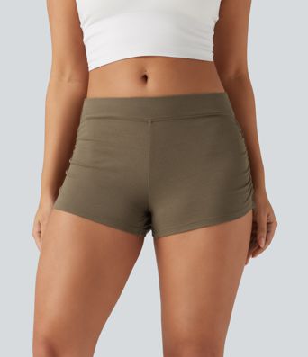 Lässige, geraffte Shorts aus geripptem Strick mit niedrigem Bund - 7,6 cm Lässige, geraffte Shorts aus geripptem Strick mit niedrigem Bund - 7,6 cm
