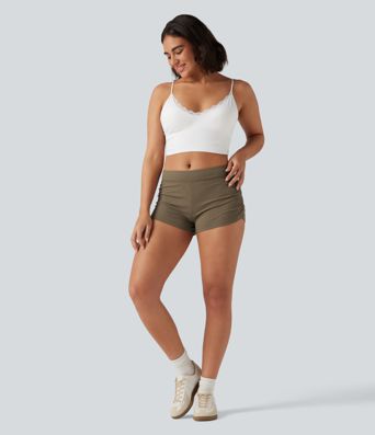 Lässige, geraffte Shorts aus geripptem Strick mit niedrigem Bund - 7,6 cm Lässige, geraffte Shorts aus geripptem Strick mit niedrigem Bund - 7,6 cm