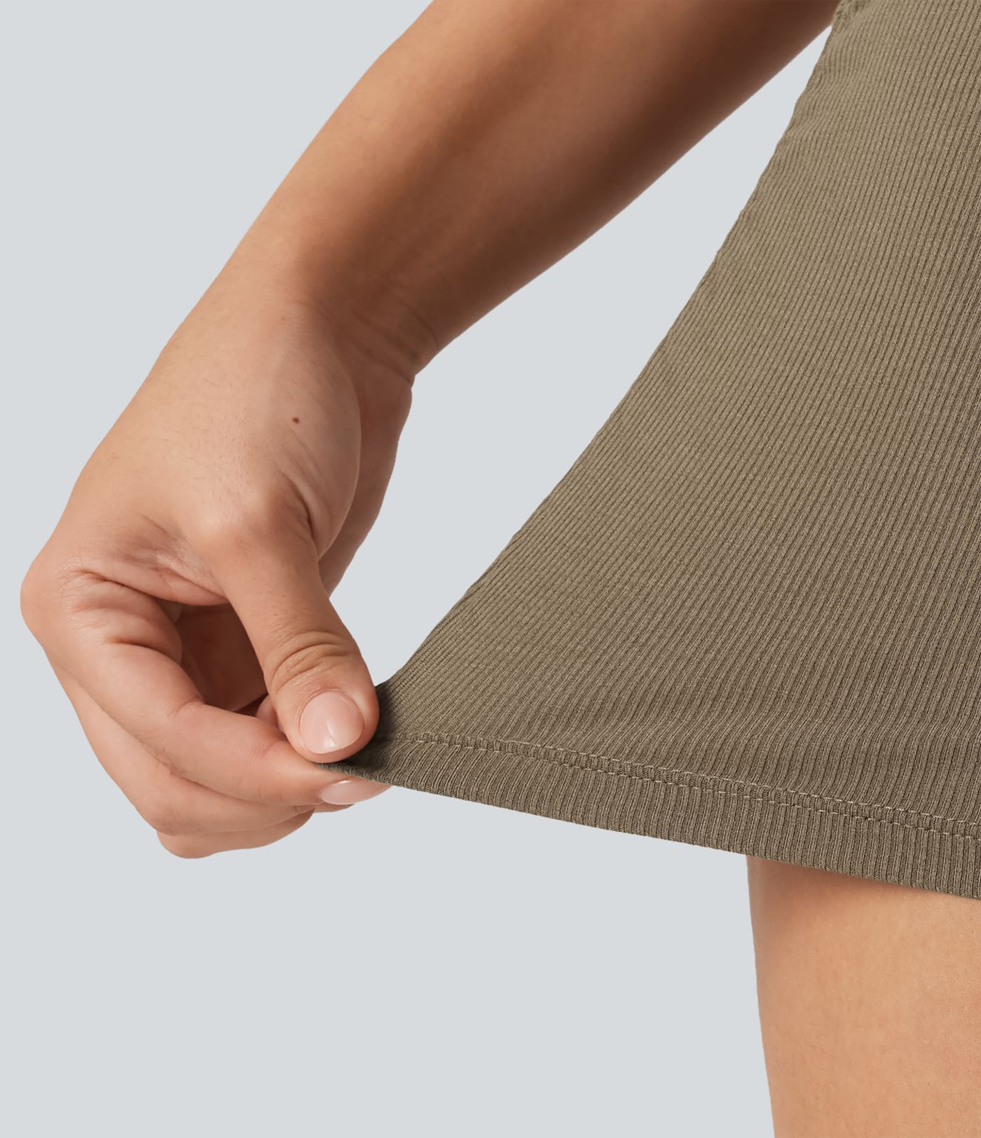Lässige, geraffte Shorts aus geripptem Strick mit niedrigem Bund - 7,6 cm Lässige, geraffte Shorts aus geripptem Strick mit niedrigem Bund - 7,6 cm