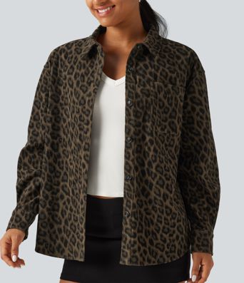 Lässige Hemdjacke aus Cord mit Brusttasche, langen Ärmeln und Leopardenmuster Lässige Hemdjacke aus Cord mit Brusttasche, langen Ärmeln und Leopardenmuster