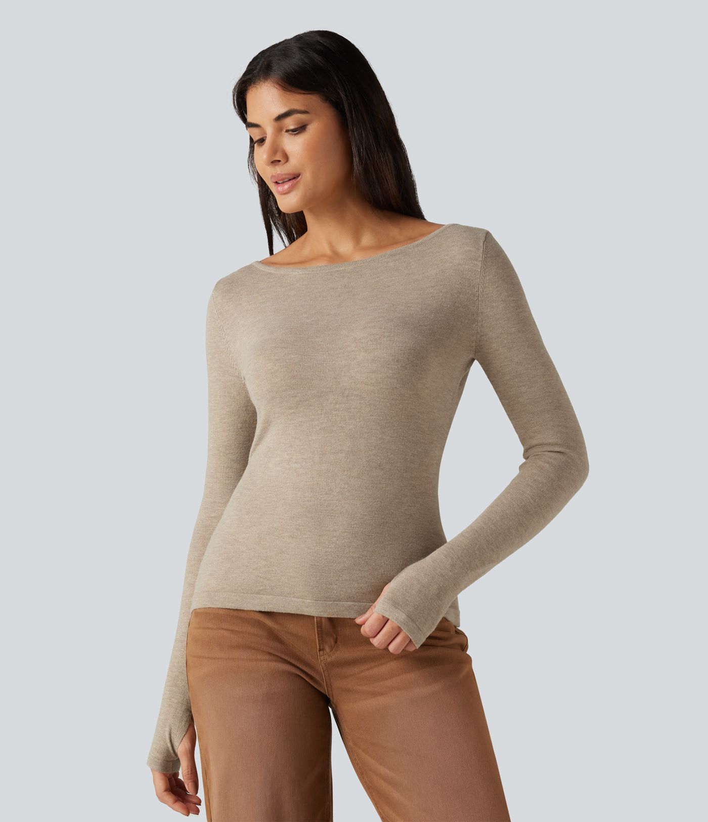 Lässiger Pullover mit V-Ausschnitt und langen Ärmeln - slim fit