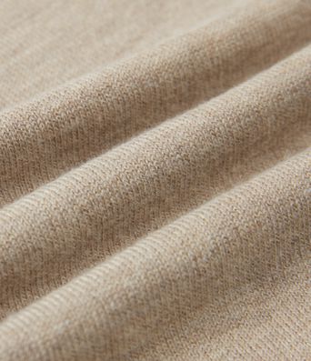 Lässiger Pullover mit V-Ausschnitt und langen Ärmeln - slim fit