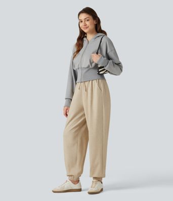Lässige Jogginghose mit hohem Bund, Seitentaschen und Kordelzug Lässige Jogginghose mit hohem Bund, Seitentaschen und Kordelzug