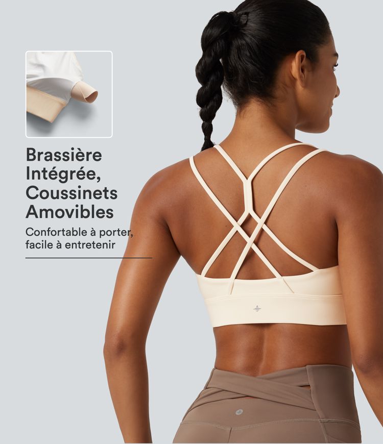 Brassière de yoga SoftlyZero™ Plush à maintien léger, dos croisé et coussinets amovibles Brassière de yoga SoftlyZero™ Plush à maintien léger, dos croisé et coussinets amovibles
