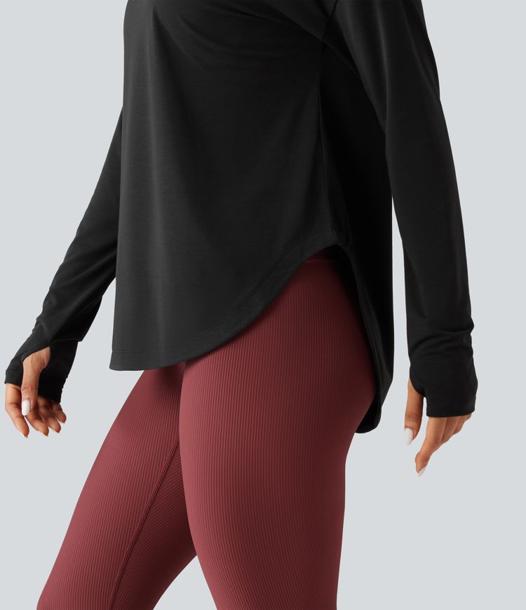 Haut de sport yoga à séchage rapide, encolure arrondie, manches longues avec passe-pouces et brassière intégrée Haut de sport yoga à séchage rapide, encolure arrondie, manches longues avec passe-pouces et brassière intégrée